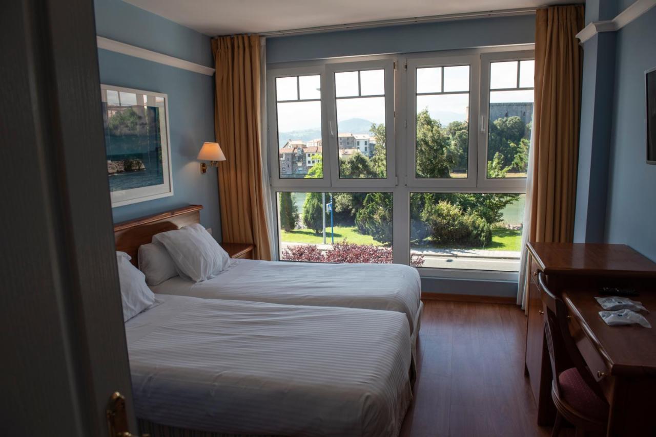 Hotel Faro De San Vicente ซาน บีเซนเต เด ลา บาร์เกรา ภายนอก รูปภาพ