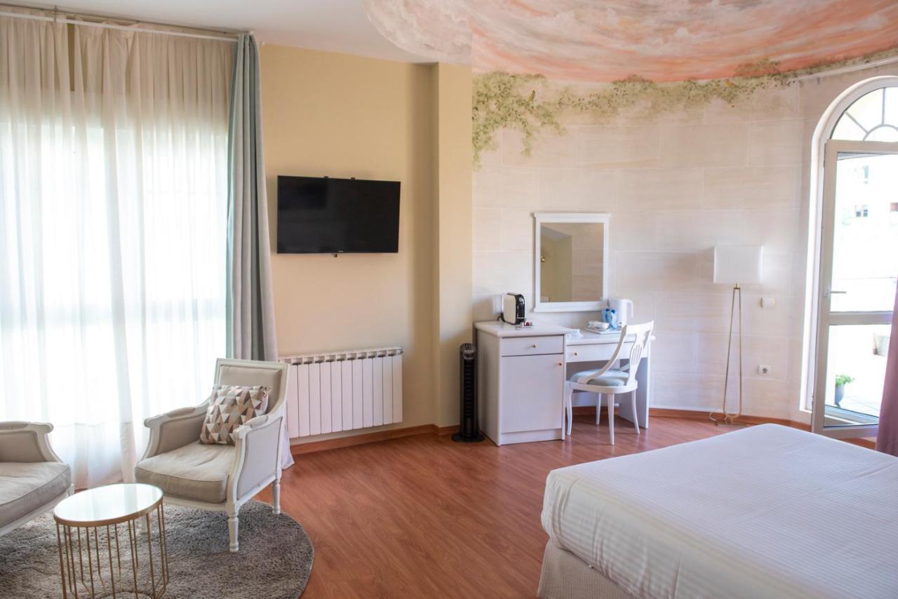 Hotel Faro De San Vicente ซาน บีเซนเต เด ลา บาร์เกรา ภายนอก รูปภาพ