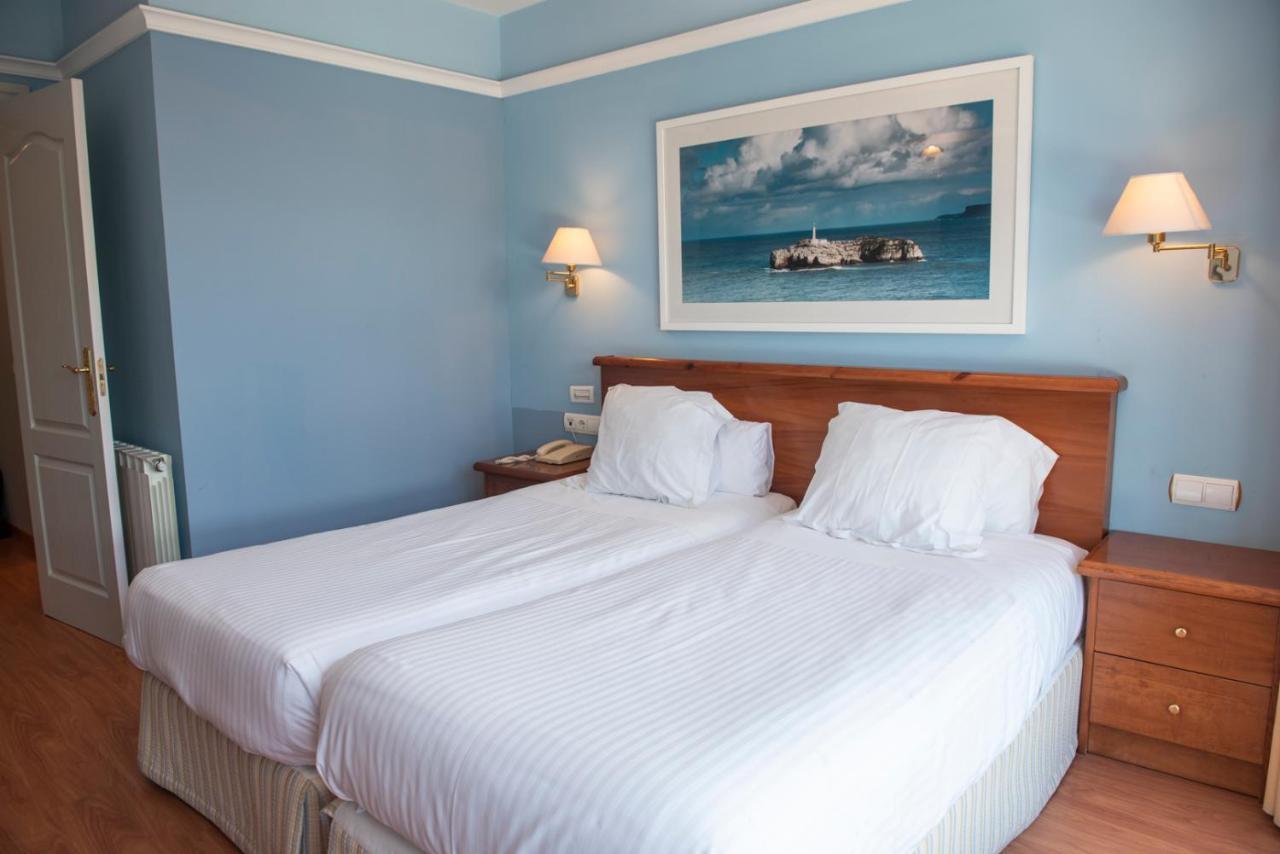 Hotel Faro De San Vicente ซาน บีเซนเต เด ลา บาร์เกรา ภายนอก รูปภาพ