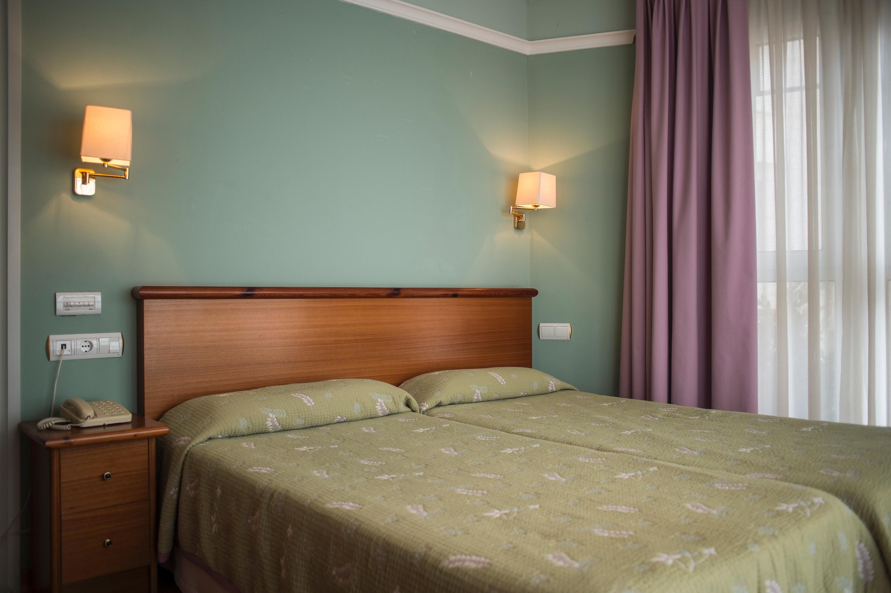 Hotel Faro De San Vicente ซาน บีเซนเต เด ลา บาร์เกรา ภายนอก รูปภาพ
