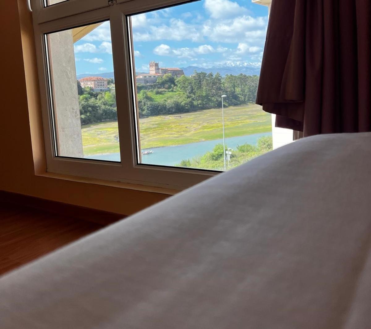 Hotel Faro De San Vicente ซาน บีเซนเต เด ลา บาร์เกรา ภายนอก รูปภาพ